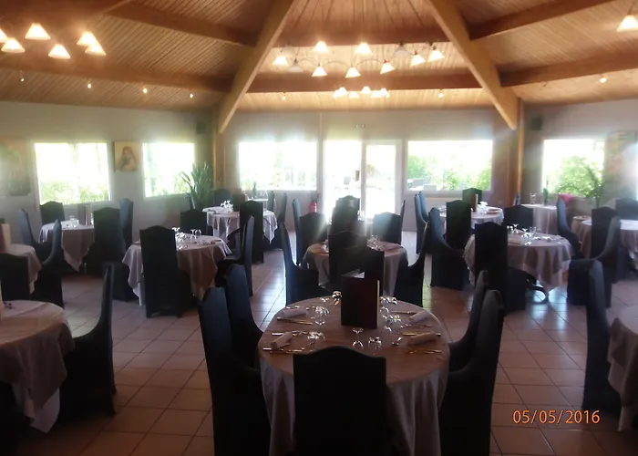 Le Saint Pierre Hotel Moncoutant
