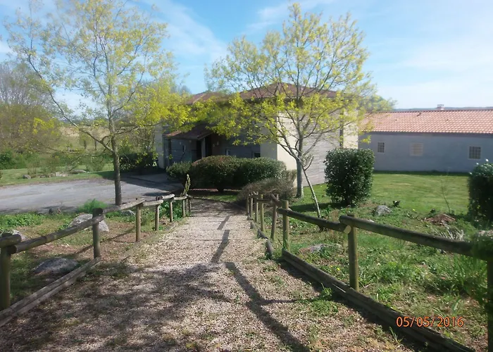 Le Saint Pierre Hotel Moncoutant